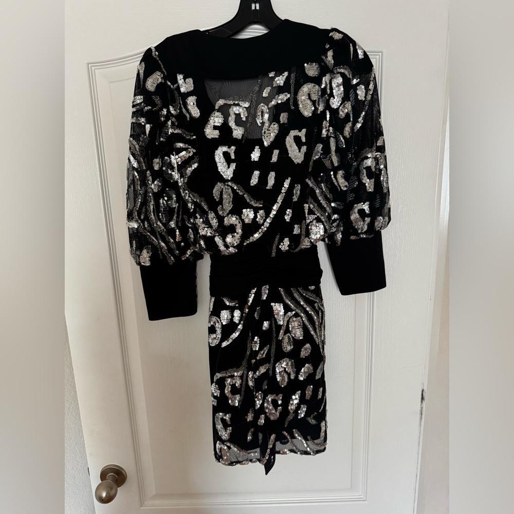 BCBGMAXAZRIA Black Metallic Sequin Dress | Cinched Waist Tie | Party / Cocktail